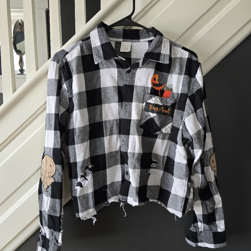 Halloween cropped flannel
